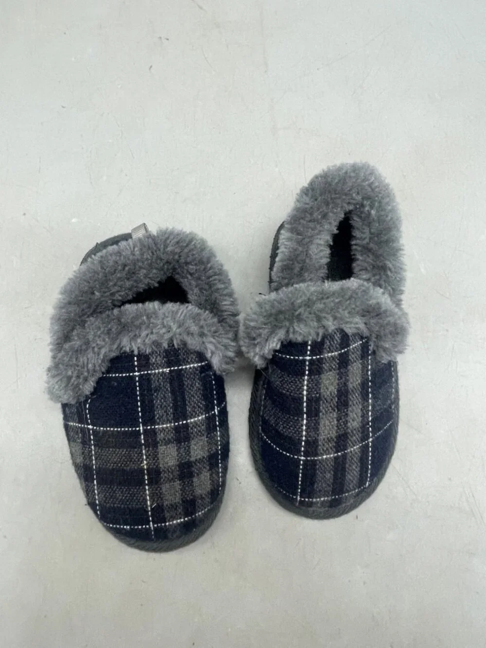toddler gray soft plaid slippers 5-6 hard bottom READ
